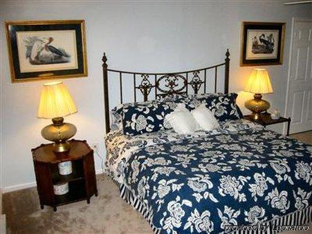 Rock Laurel Bed And Breakfast Candler Bilik gambar
